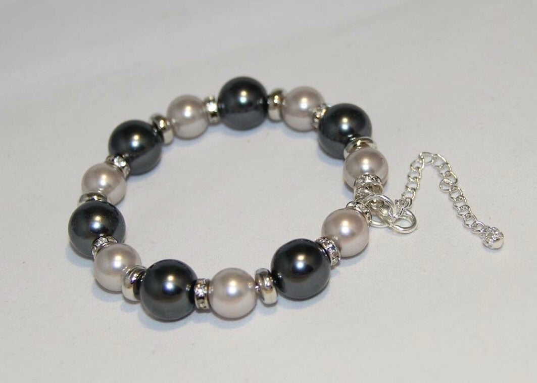Glass pearls bracelet